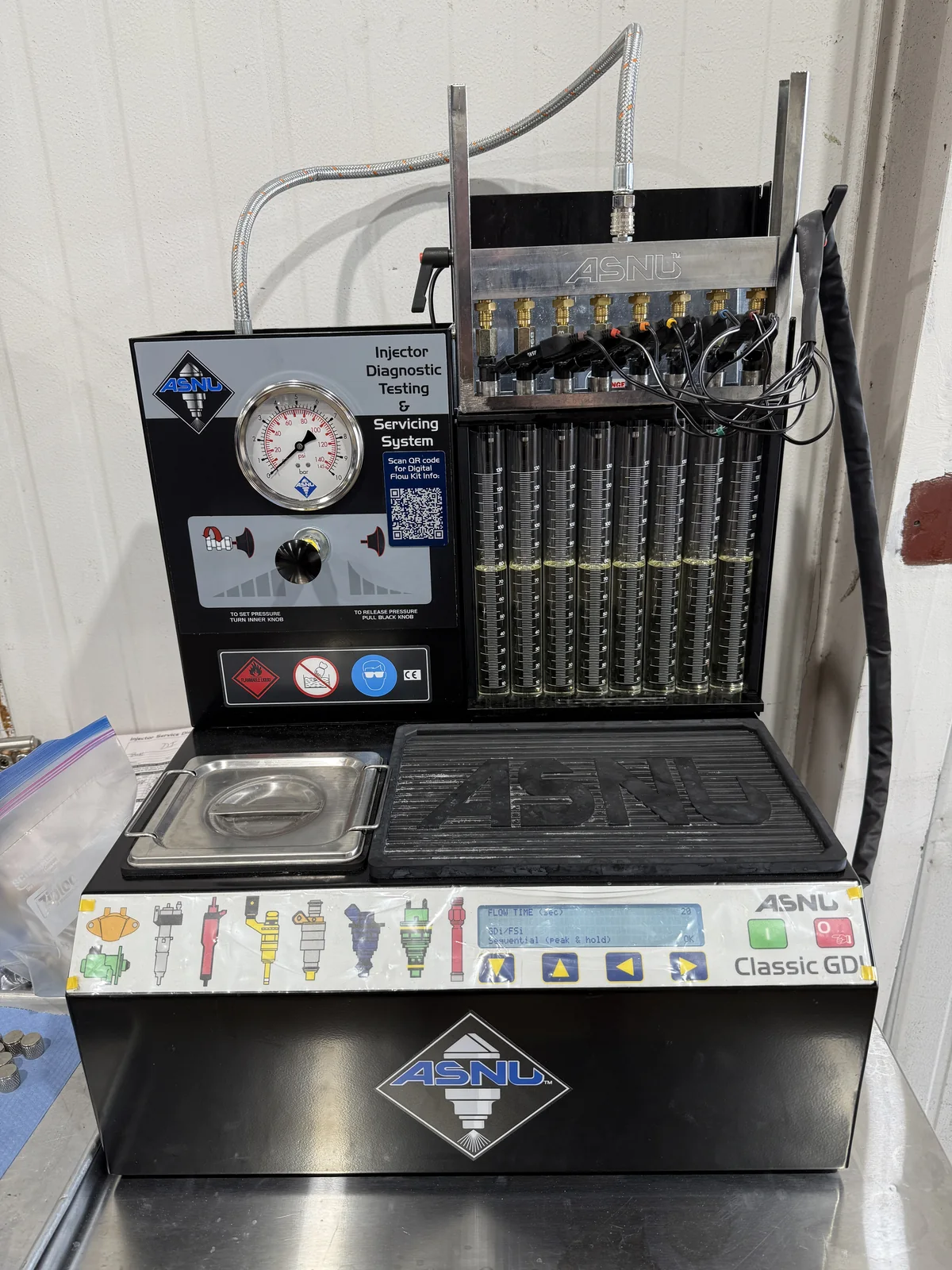 The ASNU Classic GD injector test bench in the shop